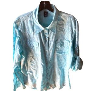 Gap floral xl‎ turquoise tissue paper blouse with mother of pearl snap closures.